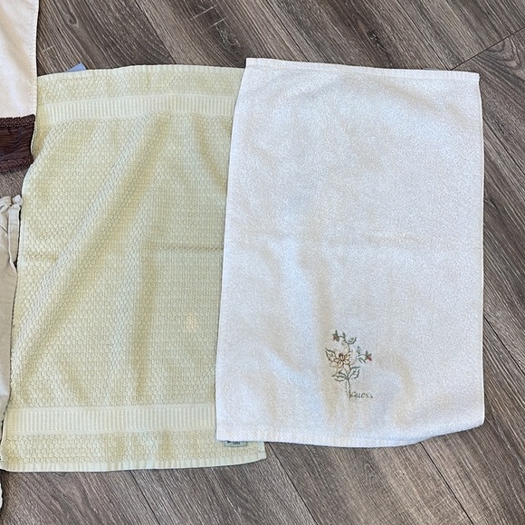 3 sets of Kitchen/Bath Hand Towels - Picture 3 of 4